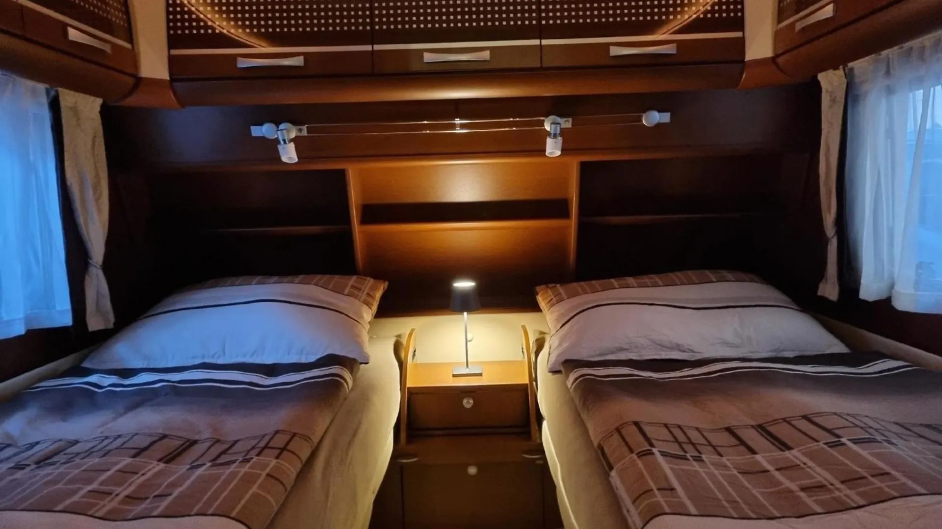 Apartment Klimatisierter Caravan Mit Umzaeuntem Stellplatz Untergriesbach Deutschland