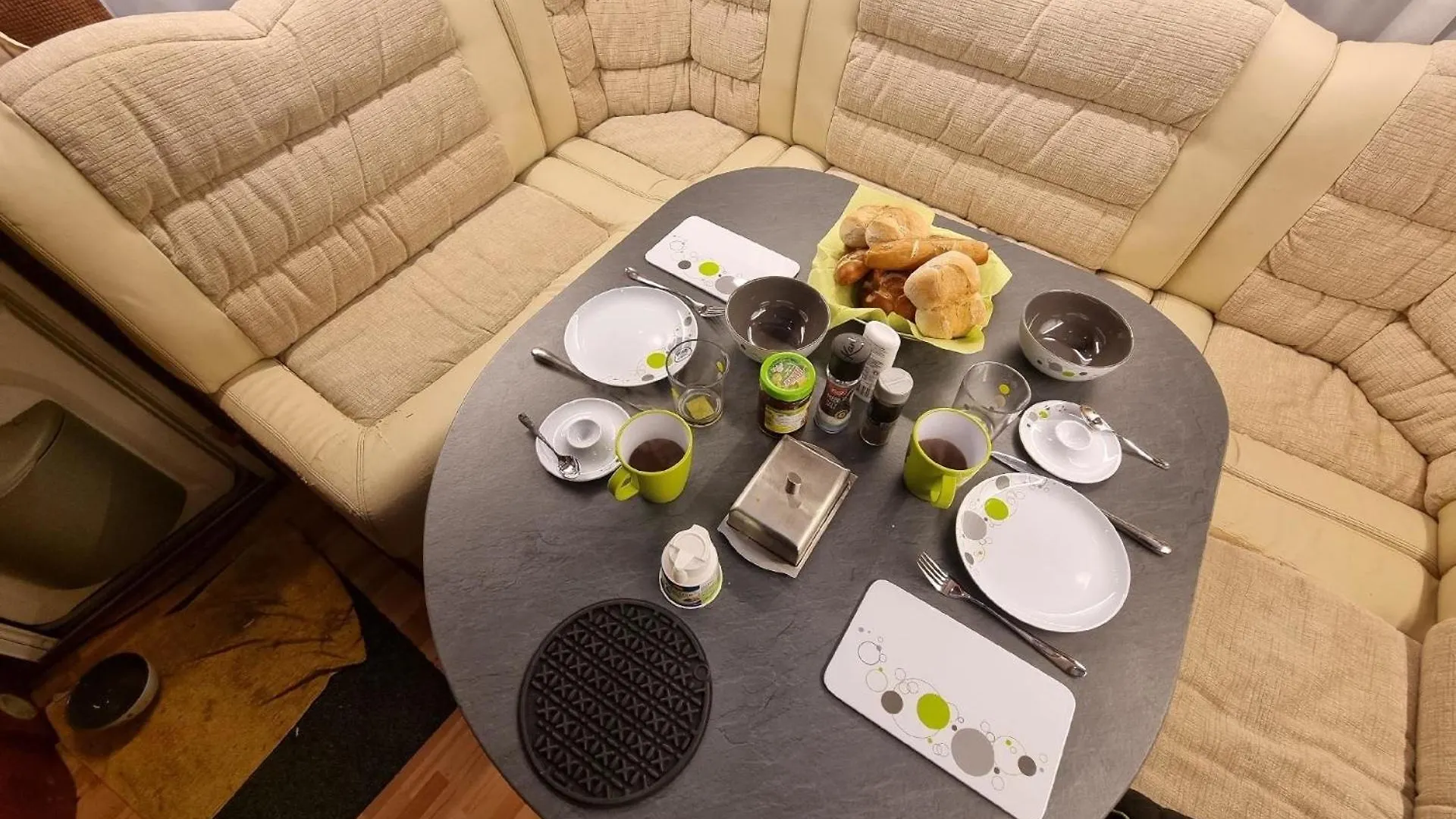 Klimatisierter Caravan Mit Umzaeuntem Stellplatz Untergriesbach
